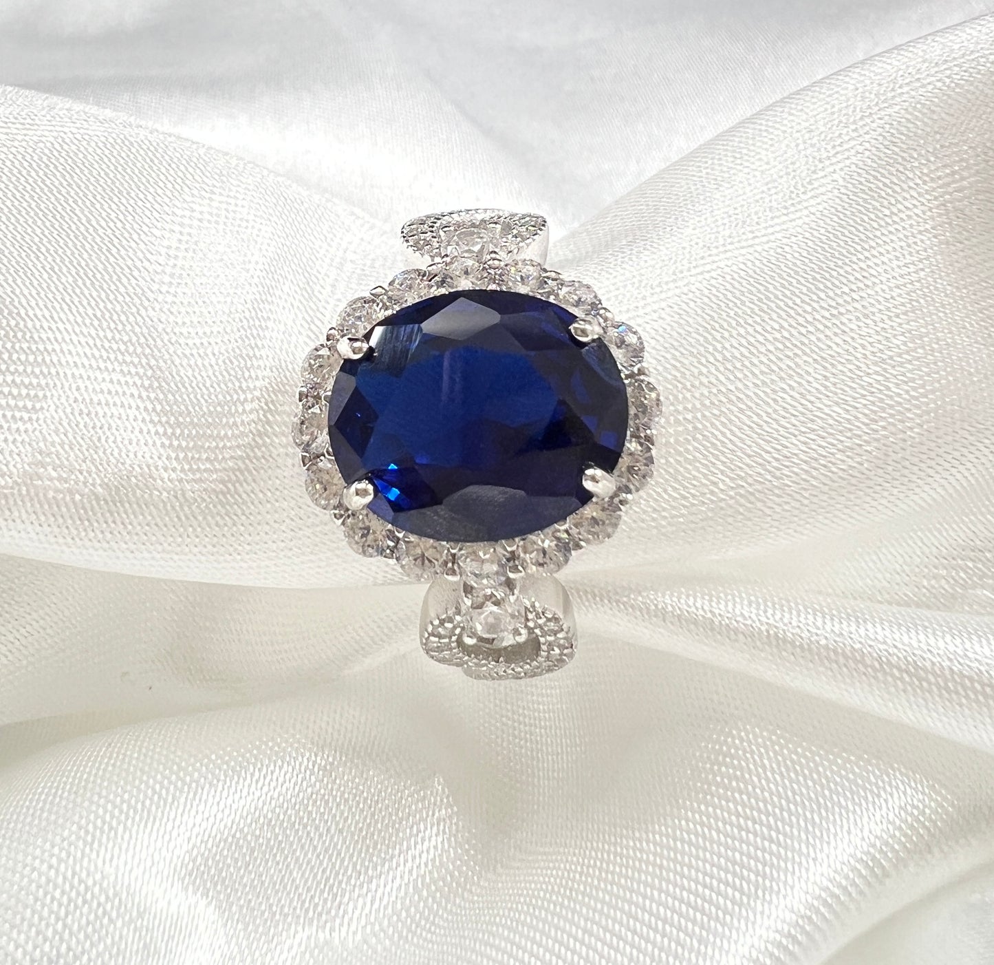 925 Sterling SIlver Infinity Oval Cut Sapphire Blue CZ Ring