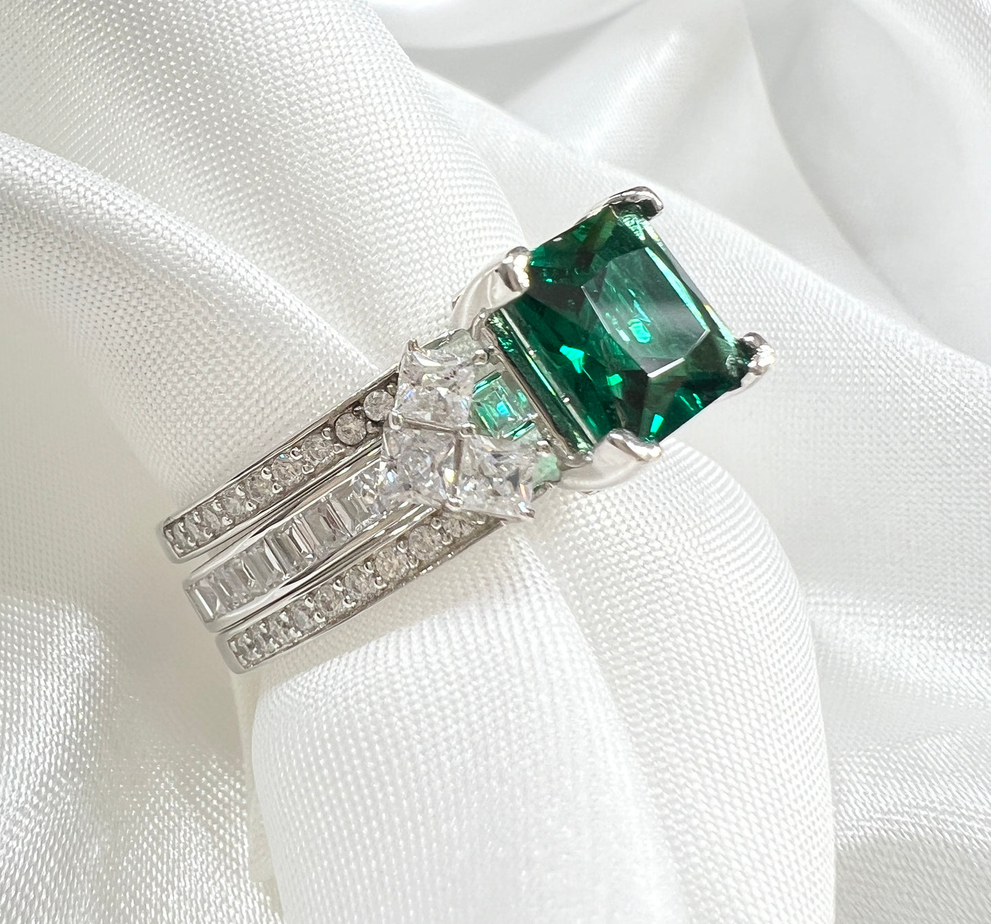925 Sterling Silver Princess Cut Emerald Green CZ Tri-Band Ring