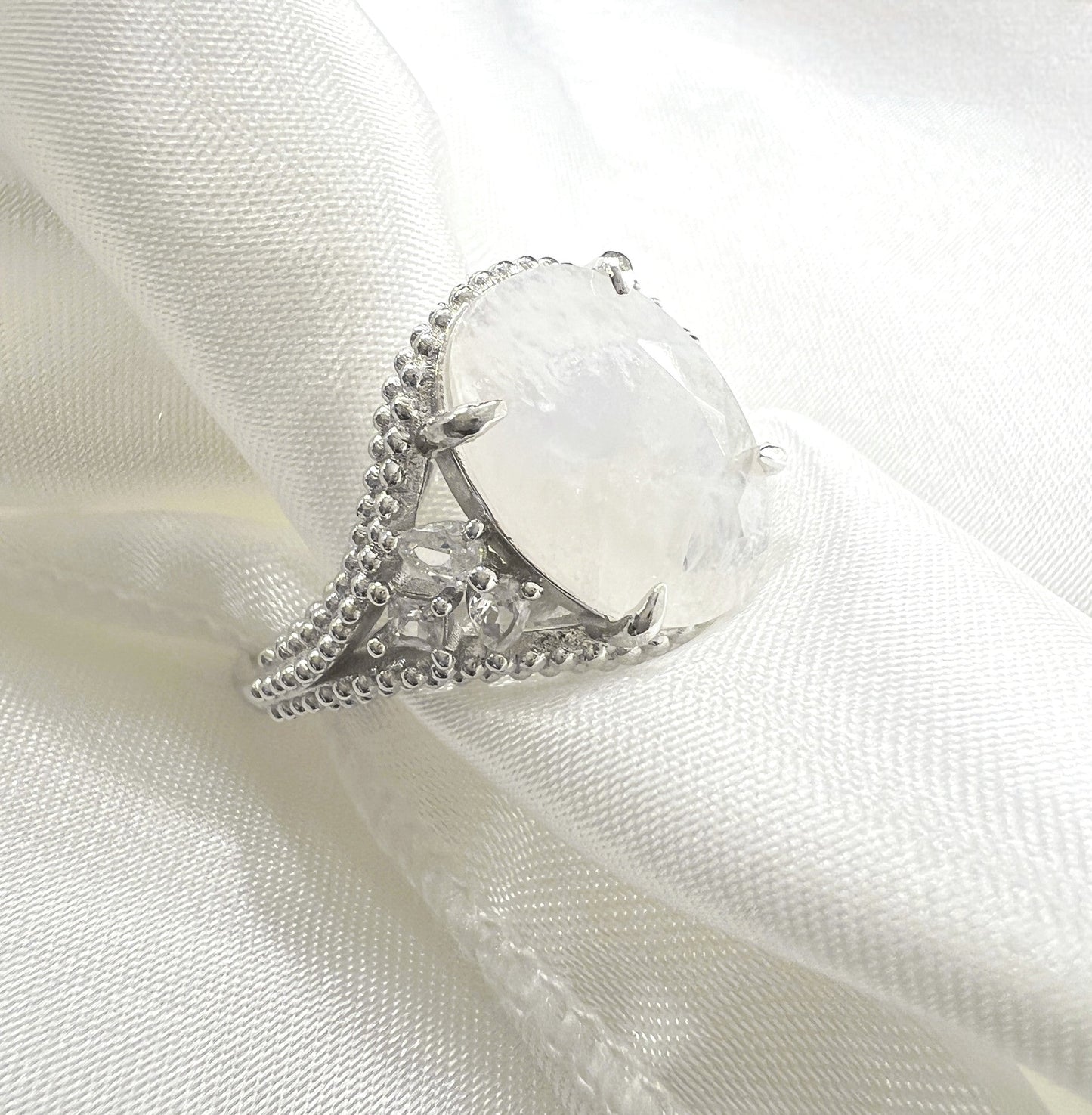 925 Sterling Silver Oval Genuine White Rainbow Moonstone Beaded Shank Ring